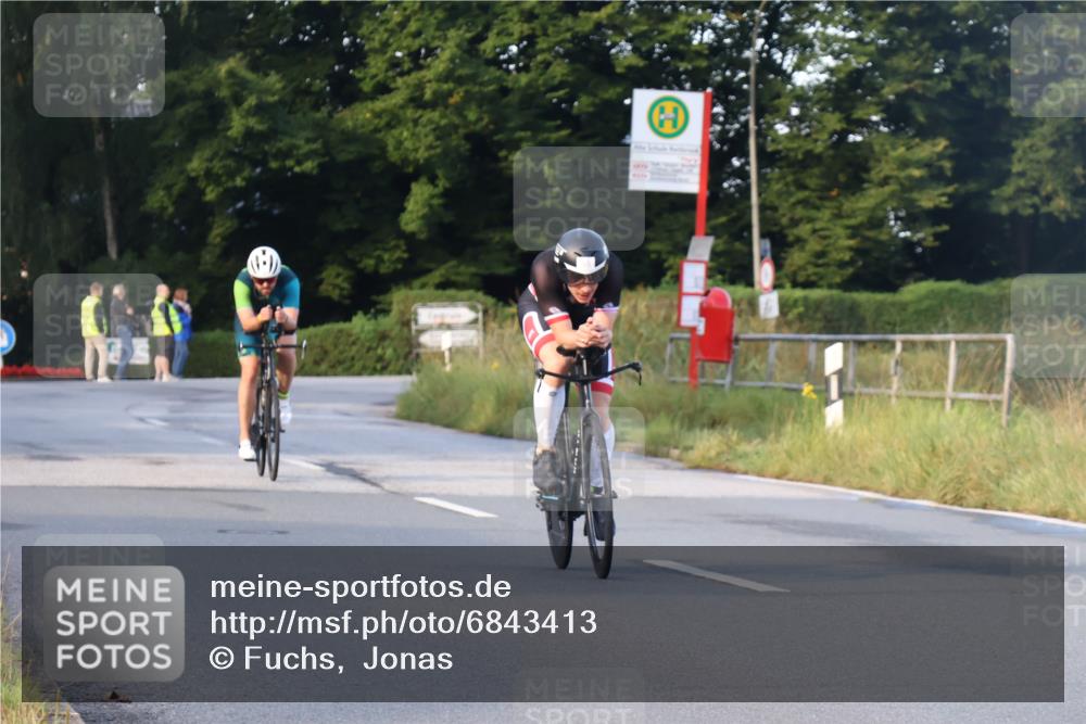 25.08.2024 - Elbe Triathlon Hamburg Fuchs,  Jonas http://msf.ph/oto/6843413 25.08.2024 09:00:58 Radfahren 65, 44 meine-sportfotos.de