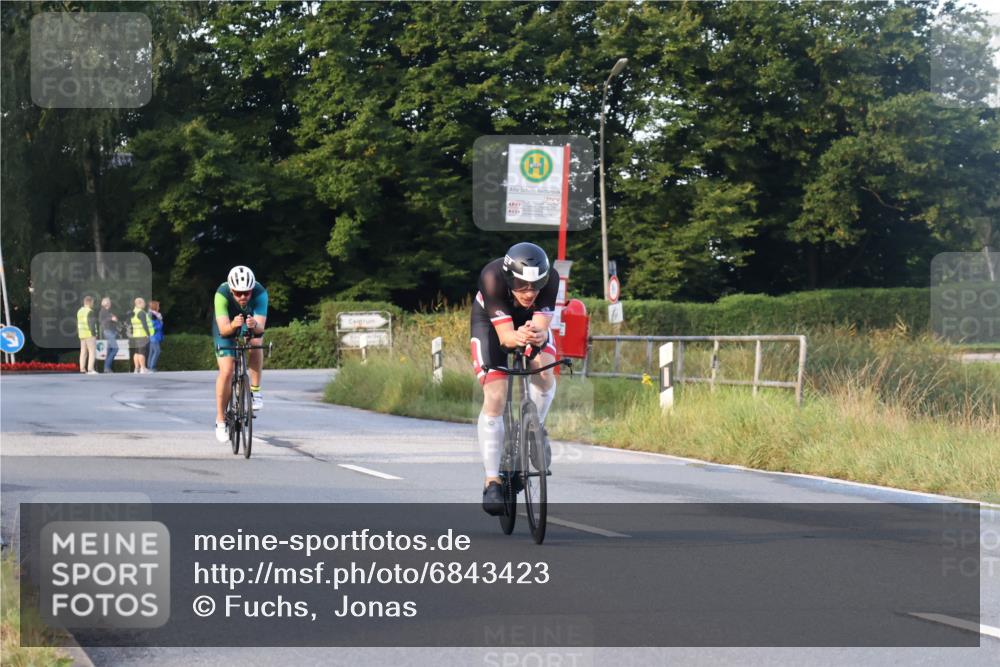 25.08.2024 - Elbe Triathlon Hamburg Fuchs,  Jonas http://msf.ph/oto/6843423 25.08.2024 09:00:58 Radfahren 65, 44 meine-sportfotos.de