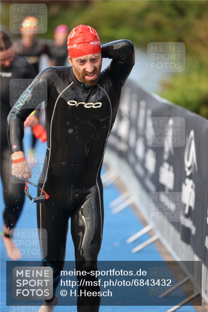 25.08.2024 - Elbe Triathlon Hamburg H.Heesch http://msf.ph/oto/6843432 25.08.2024 08:46:19 Schwimmen 113, 123, 131, 138, 149, 150, 154, 160, 179, 184 meine-sportfotos.de