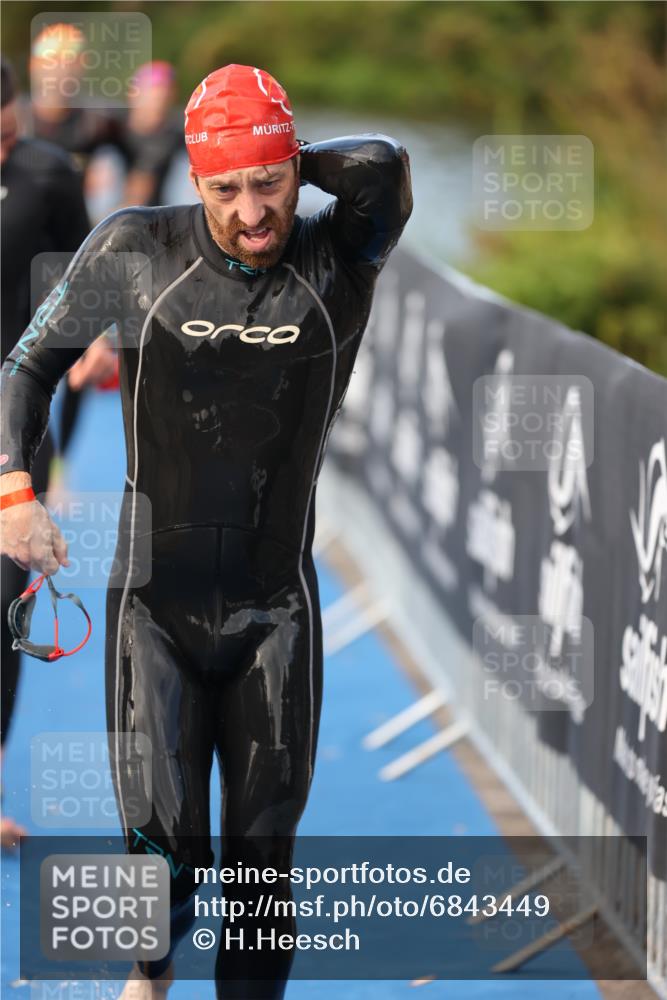 25.08.2024 - Elbe Triathlon Hamburg H.Heesch http://msf.ph/oto/6843449 25.08.2024 08:46:19 Schwimmen 113, 123, 131, 138, 149, 150, 154, 160, 179, 184 meine-sportfotos.de