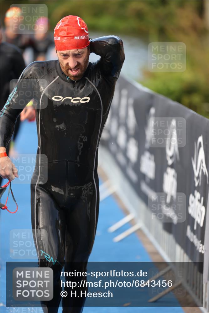 25.08.2024 - Elbe Triathlon Hamburg H.Heesch http://msf.ph/oto/6843456 25.08.2024 08:46:19 Schwimmen 113, 123, 131, 138, 149, 150, 154, 160, 179, 184 meine-sportfotos.de
