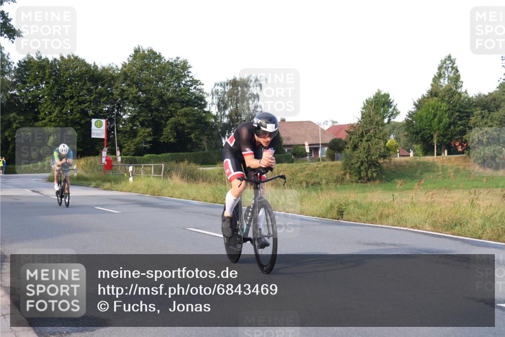 25.08.2024 - Elbe Triathlon Hamburg Fuchs,  Jonas http://msf.ph/oto/6843469 25.08.2024 09:00:59 Radfahren 65, 44 meine-sportfotos.de