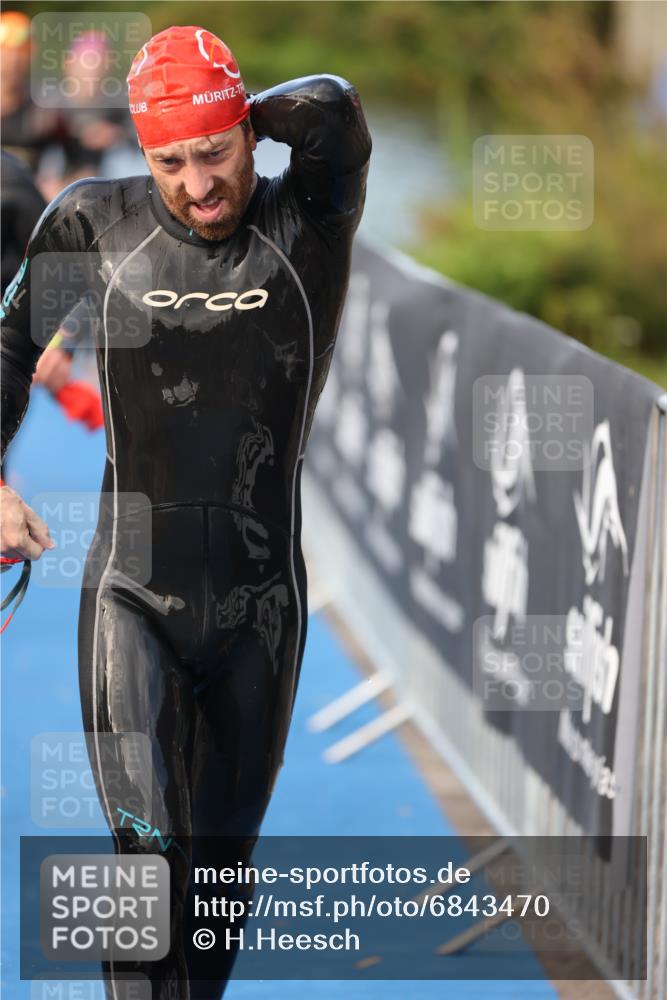 25.08.2024 - Elbe Triathlon Hamburg H.Heesch http://msf.ph/oto/6843470 25.08.2024 08:46:19 Schwimmen 113, 123, 131, 138, 149, 150, 154, 160, 179, 184 meine-sportfotos.de