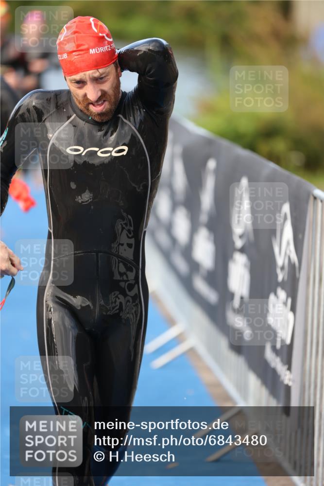 25.08.2024 - Elbe Triathlon Hamburg H.Heesch http://msf.ph/oto/6843480 25.08.2024 08:46:19 Schwimmen 113, 123, 131, 138, 149, 150, 154, 160, 179, 184 meine-sportfotos.de