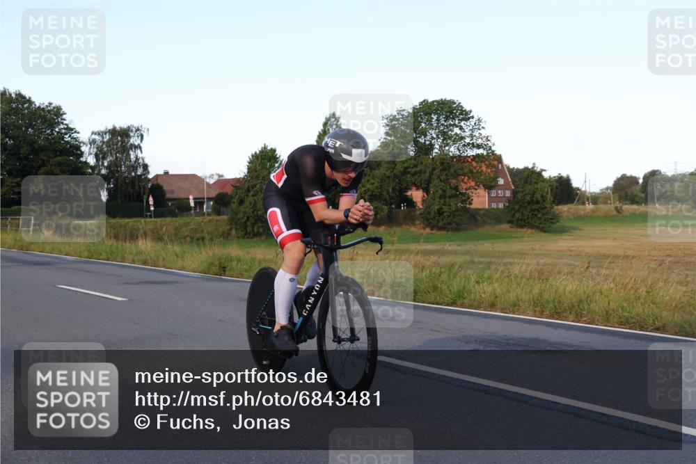 25.08.2024 - Elbe Triathlon Hamburg Fuchs,  Jonas http://msf.ph/oto/6843481 25.08.2024 09:00:59 Radfahren 65, 44 meine-sportfotos.de