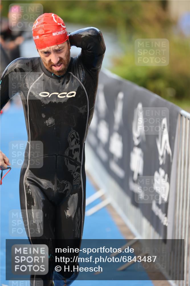 25.08.2024 - Elbe Triathlon Hamburg H.Heesch http://msf.ph/oto/6843487 25.08.2024 08:46:19 Schwimmen 113, 123, 131, 138, 149, 150, 154, 160, 179, 184 meine-sportfotos.de