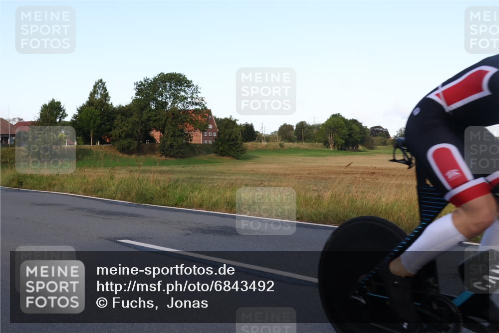 25.08.2024 - Elbe Triathlon Hamburg Fuchs,  Jonas http://msf.ph/oto/6843492 25.08.2024 09:01:00 Radfahren 65, 44 meine-sportfotos.de