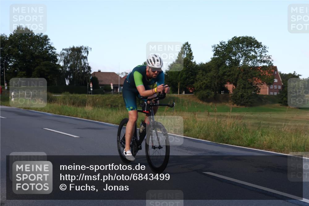 25.08.2024 - Elbe Triathlon Hamburg Fuchs,  Jonas http://msf.ph/oto/6843499 25.08.2024 09:01:01 Radfahren 65, 44 meine-sportfotos.de
