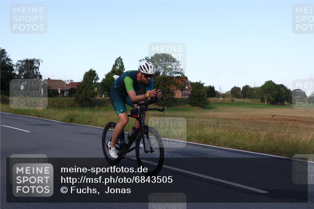 25.08.2024 - Elbe Triathlon Hamburg Fuchs,  Jonas http://msf.ph/oto/6843505 25.08.2024 09:01:01 Radfahren 65, 44 meine-sportfotos.de