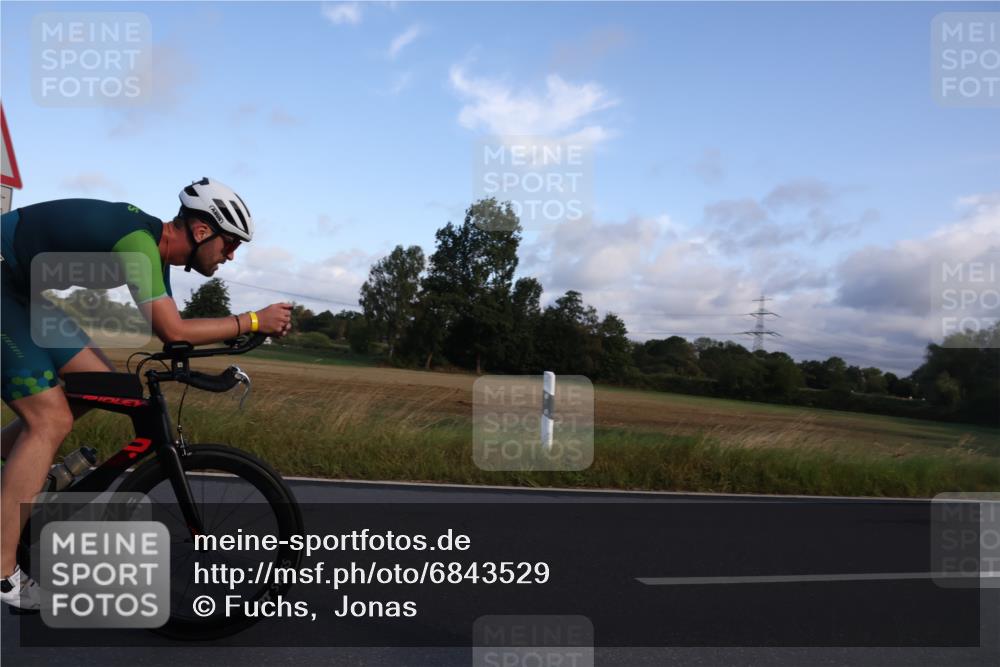 25.08.2024 - Elbe Triathlon Hamburg Fuchs,  Jonas http://msf.ph/oto/6843529 25.08.2024 09:01:01 Radfahren 65, 44 meine-sportfotos.de