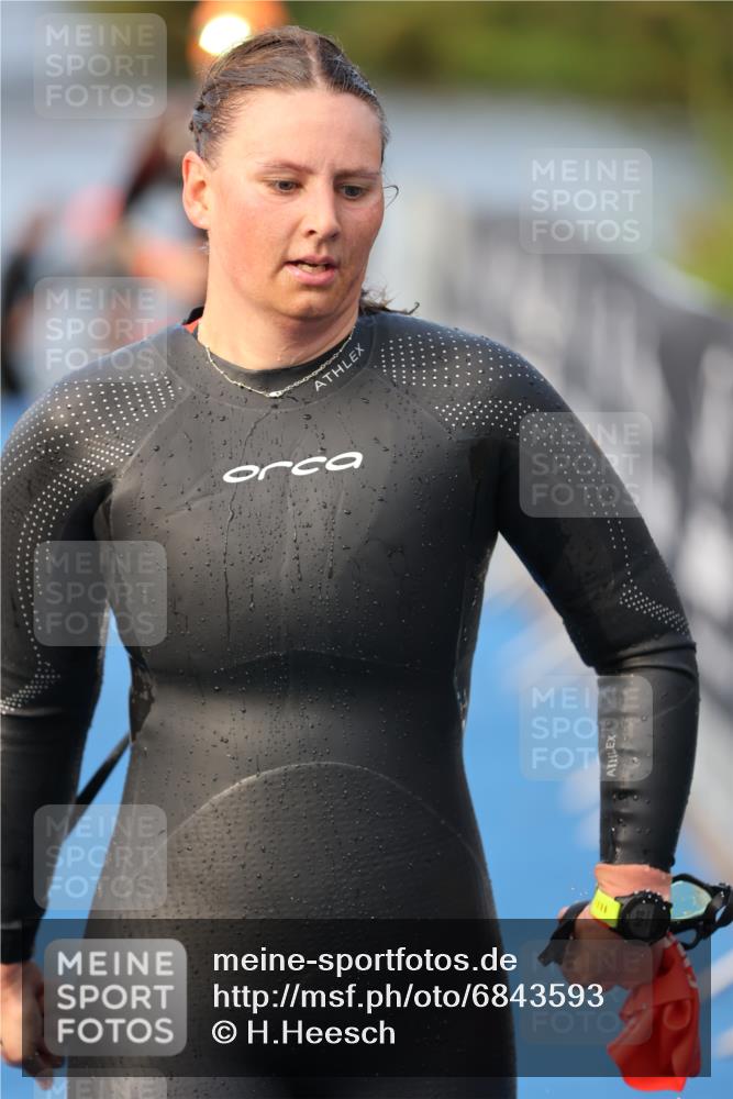 25.08.2024 - Elbe Triathlon Hamburg H.Heesch http://msf.ph/oto/6843593 25.08.2024 08:46:21 Schwimmen 113, 123, 131, 138, 149, 150, 154, 160, 179, 184 meine-sportfotos.de