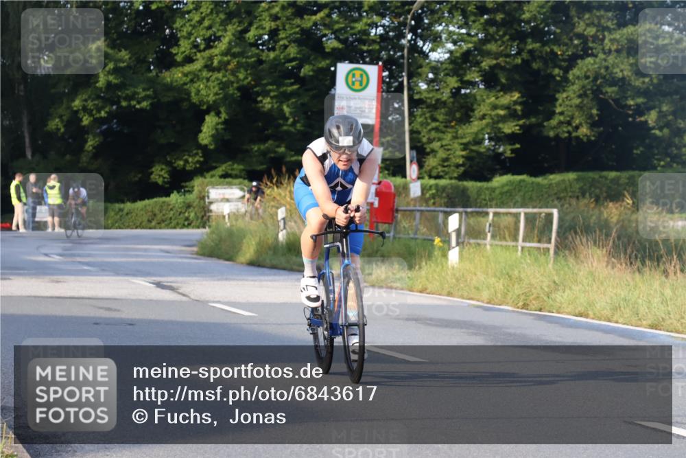 25.08.2024 - Elbe Triathlon Hamburg Fuchs,  Jonas http://msf.ph/oto/6843617 25.08.2024 09:01:29 Radfahren 85, 173 meine-sportfotos.de