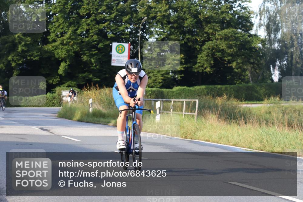 25.08.2024 - Elbe Triathlon Hamburg Fuchs,  Jonas http://msf.ph/oto/6843625 25.08.2024 09:01:29 Radfahren 85, 173 meine-sportfotos.de