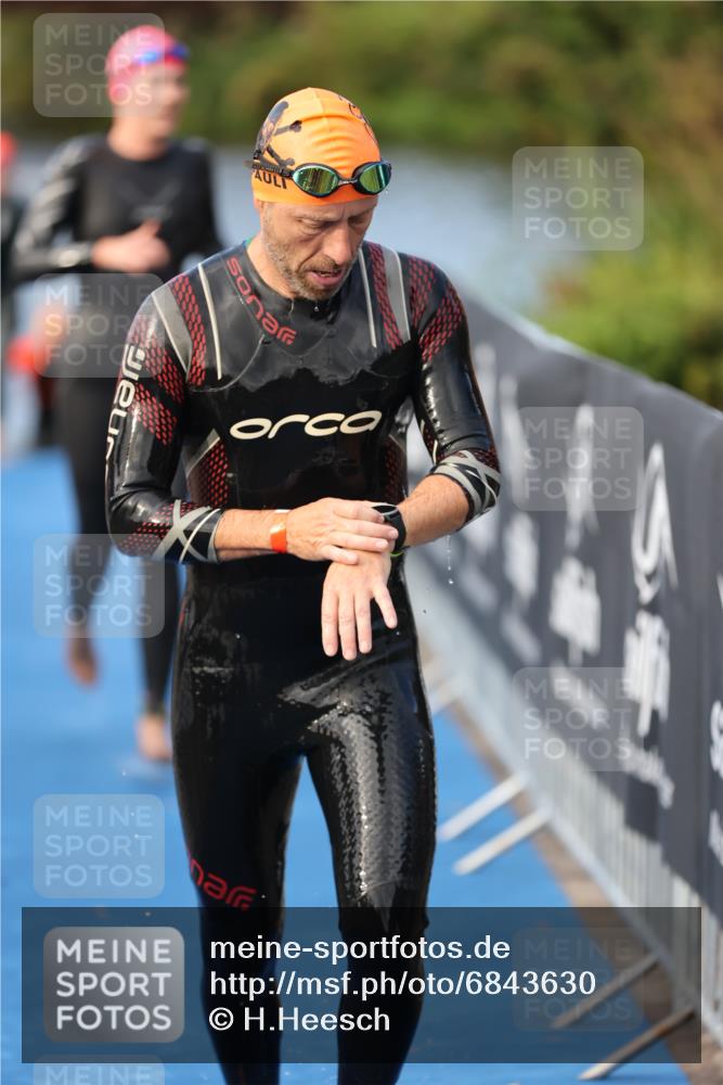 25.08.2024 - Elbe Triathlon Hamburg H.Heesch http://msf.ph/oto/6843630 25.08.2024 08:46:23 Schwimmen 113, 123, 131, 138, 149, 150, 160, 179, 184 meine-sportfotos.de