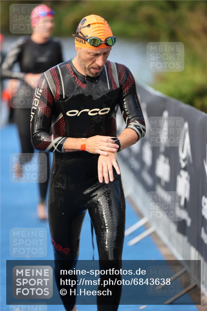 25.08.2024 - Elbe Triathlon Hamburg H.Heesch http://msf.ph/oto/6843638 25.08.2024 08:46:23 Schwimmen 113, 123, 131, 138, 149, 150, 160, 179, 184 meine-sportfotos.de