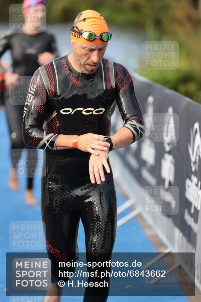 25.08.2024 - Elbe Triathlon Hamburg H.Heesch http://msf.ph/oto/6843662 25.08.2024 08:46:23 Schwimmen 113, 123, 131, 138, 149, 150, 160, 179, 184 meine-sportfotos.de