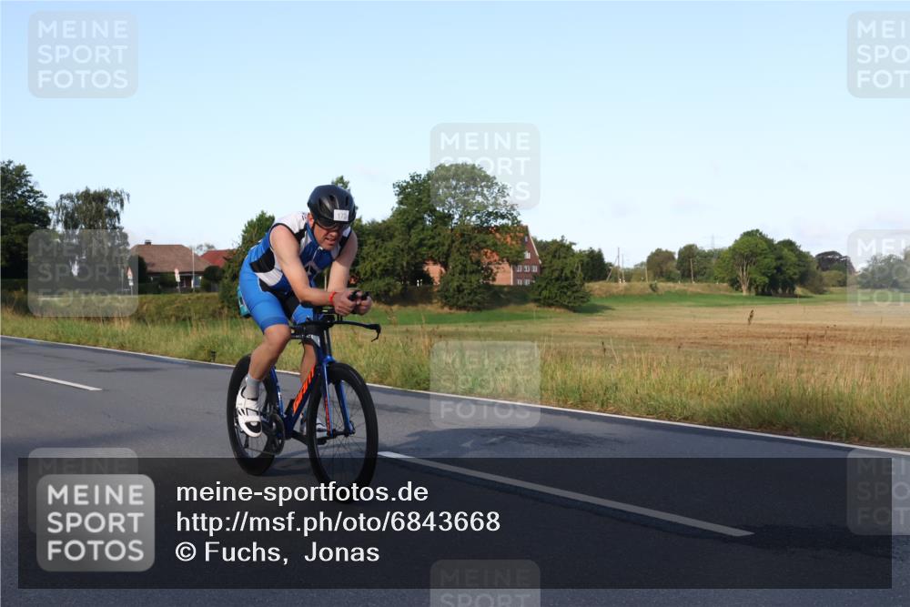25.08.2024 - Elbe Triathlon Hamburg Fuchs,  Jonas http://msf.ph/oto/6843668 25.08.2024 09:01:30 Radfahren 85, 173, 72 meine-sportfotos.de