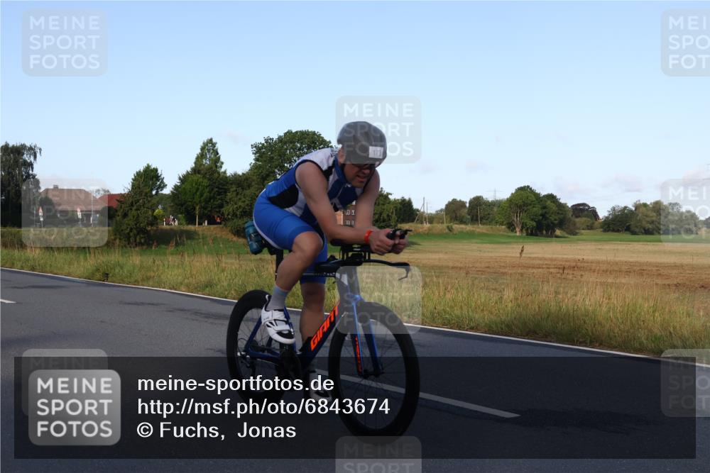25.08.2024 - Elbe Triathlon Hamburg Fuchs,  Jonas http://msf.ph/oto/6843674 25.08.2024 09:01:31 Radfahren 173, 72, 111 meine-sportfotos.de