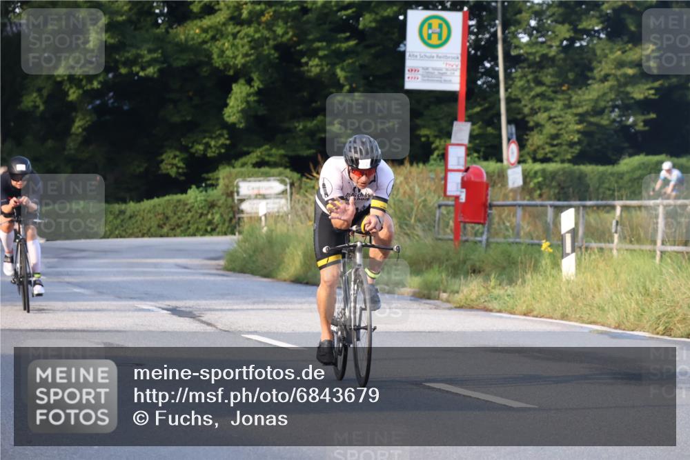25.08.2024 - Elbe Triathlon Hamburg Fuchs,  Jonas http://msf.ph/oto/6843679 25.08.2024 09:01:35 Radfahren 173, 72, 111 meine-sportfotos.de