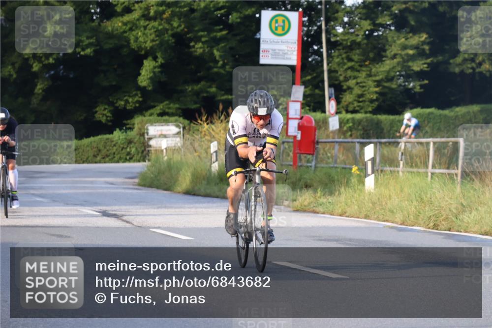 25.08.2024 - Elbe Triathlon Hamburg Fuchs,  Jonas http://msf.ph/oto/6843682 25.08.2024 09:01:35 Radfahren 173, 72, 111 meine-sportfotos.de