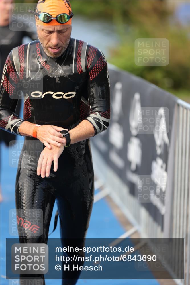 25.08.2024 - Elbe Triathlon Hamburg H.Heesch http://msf.ph/oto/6843690 25.08.2024 08:46:24 Schwimmen 113, 123, 131, 138, 149, 150, 160, 179, 184 meine-sportfotos.de