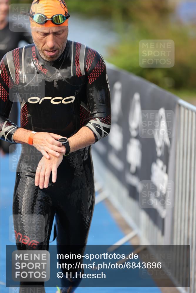 25.08.2024 - Elbe Triathlon Hamburg H.Heesch http://msf.ph/oto/6843696 25.08.2024 08:46:24 Schwimmen 113, 123, 131, 138, 149, 150, 160, 179, 184 meine-sportfotos.de