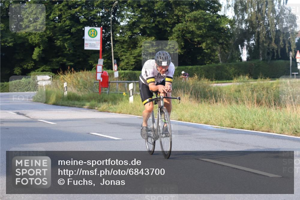 25.08.2024 - Elbe Triathlon Hamburg Fuchs,  Jonas http://msf.ph/oto/6843700 25.08.2024 09:01:36 Radfahren 173, 72, 111 meine-sportfotos.de