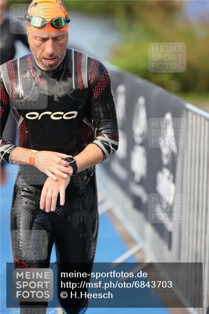 25.08.2024 - Elbe Triathlon Hamburg H.Heesch http://msf.ph/oto/6843703 25.08.2024 08:46:24 Schwimmen 113, 123, 131, 138, 149, 150, 160, 179, 184 meine-sportfotos.de