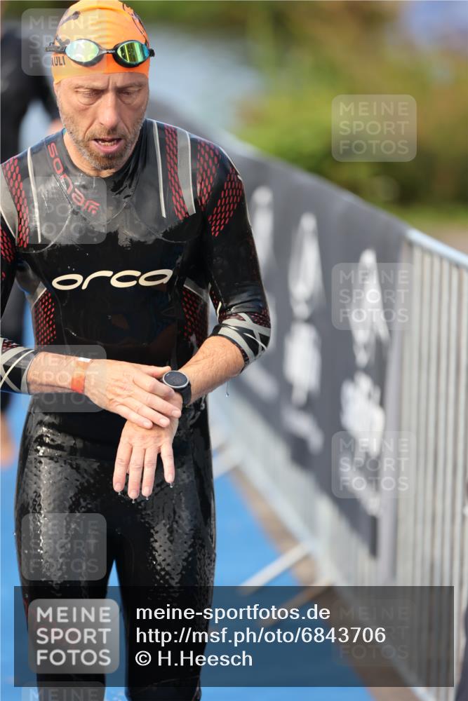 25.08.2024 - Elbe Triathlon Hamburg H.Heesch http://msf.ph/oto/6843706 25.08.2024 08:46:24 Schwimmen 113, 123, 131, 138, 149, 150, 160, 179, 184 meine-sportfotos.de