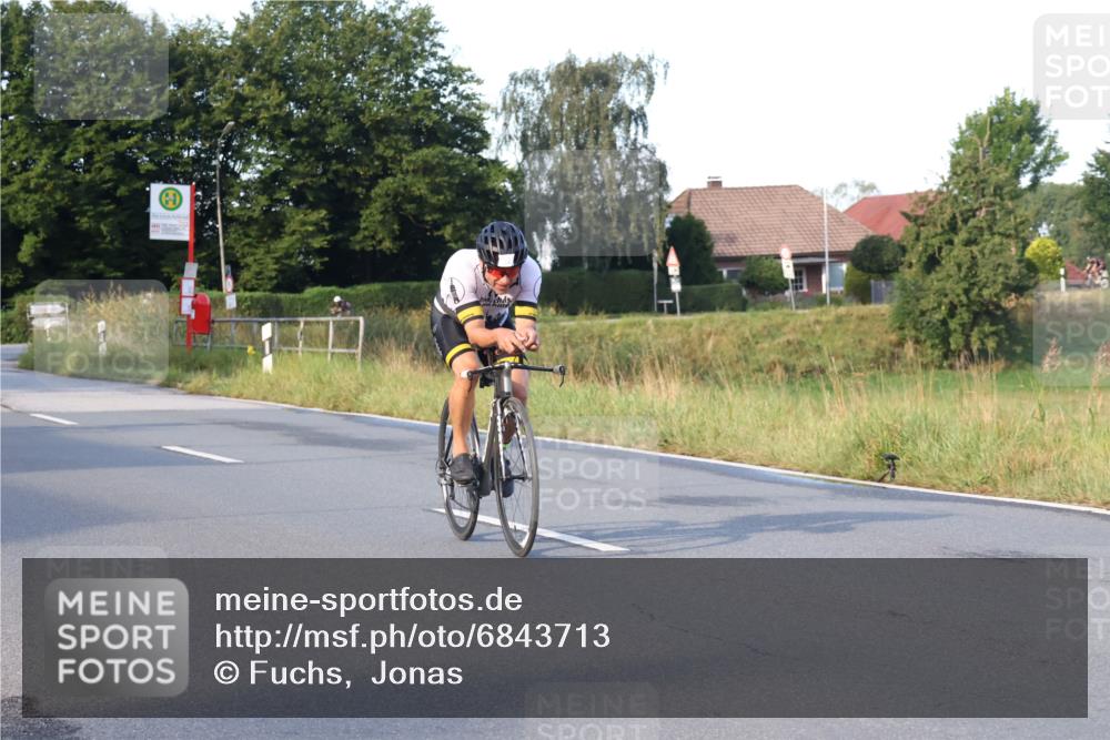 25.08.2024 - Elbe Triathlon Hamburg Fuchs,  Jonas http://msf.ph/oto/6843713 25.08.2024 09:01:36 Radfahren 173, 72, 111 meine-sportfotos.de