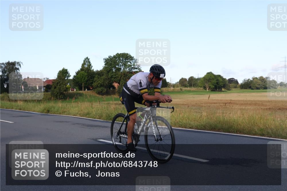 25.08.2024 - Elbe Triathlon Hamburg Fuchs,  Jonas http://msf.ph/oto/6843748 25.08.2024 09:01:37 Radfahren 72, 111 meine-sportfotos.de