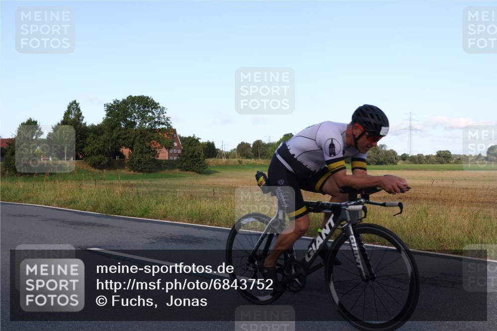 25.08.2024 - Elbe Triathlon Hamburg Fuchs,  Jonas http://msf.ph/oto/6843752 25.08.2024 09:01:37 Radfahren 72, 111 meine-sportfotos.de