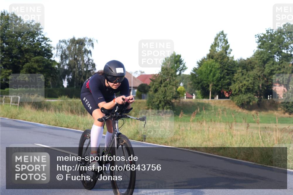 25.08.2024 - Elbe Triathlon Hamburg Fuchs,  Jonas http://msf.ph/oto/6843756 25.08.2024 09:01:38 Radfahren 72, 111, 67, 66 meine-sportfotos.de