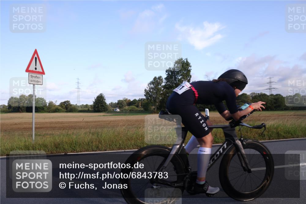 25.08.2024 - Elbe Triathlon Hamburg Fuchs,  Jonas http://msf.ph/oto/6843783 25.08.2024 09:01:39 Radfahren 72, 111, 67, 66 meine-sportfotos.de