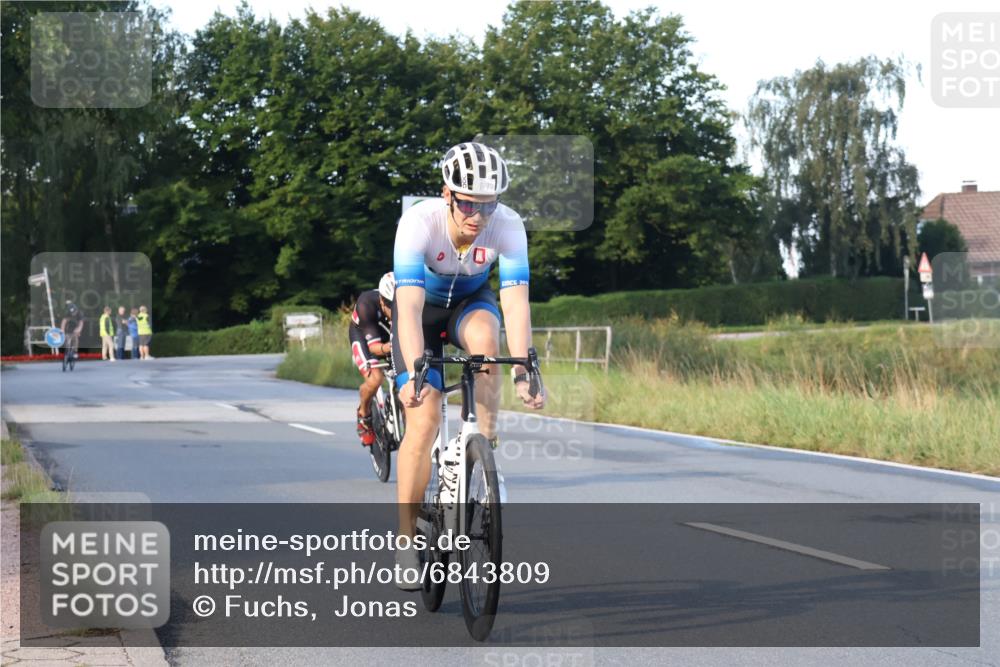 25.08.2024 - Elbe Triathlon Hamburg Fuchs,  Jonas http://msf.ph/oto/6843809 25.08.2024 09:01:44 Radfahren 67, 66, 59 meine-sportfotos.de