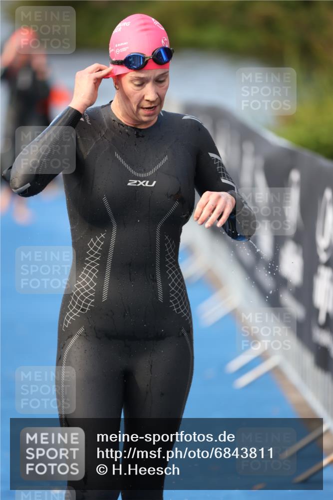 25.08.2024 - Elbe Triathlon Hamburg H.Heesch http://msf.ph/oto/6843811 25.08.2024 08:46:25 Schwimmen 113, 123, 131, 138, 149, 150, 160, 179, 184 meine-sportfotos.de