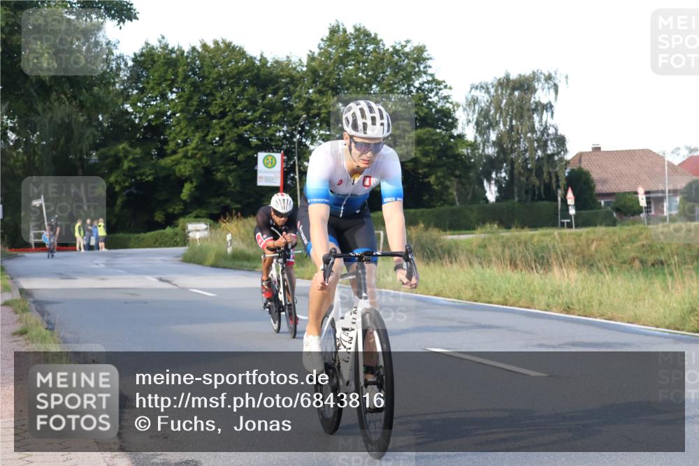 25.08.2024 - Elbe Triathlon Hamburg Fuchs,  Jonas http://msf.ph/oto/6843816 25.08.2024 09:01:44 Radfahren 67, 66, 59 meine-sportfotos.de