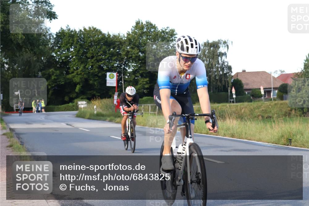 25.08.2024 - Elbe Triathlon Hamburg Fuchs,  Jonas http://msf.ph/oto/6843825 25.08.2024 09:01:45 Radfahren 67, 66, 59 meine-sportfotos.de