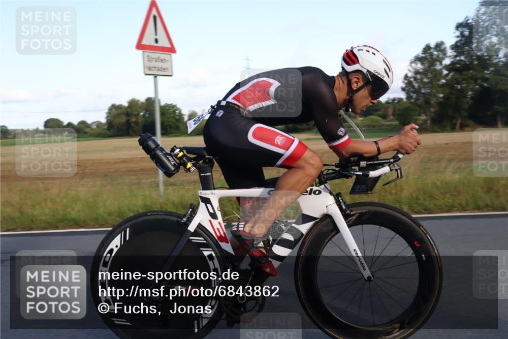25.08.2024 - Elbe Triathlon Hamburg Fuchs,  Jonas http://msf.ph/oto/6843862 25.08.2024 09:01:46 Radfahren 67, 66, 59 meine-sportfotos.de