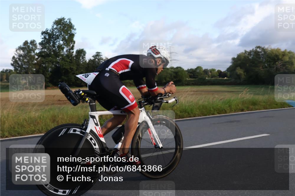25.08.2024 - Elbe Triathlon Hamburg Fuchs,  Jonas http://msf.ph/oto/6843866 25.08.2024 09:01:46 Radfahren 67, 66, 59 meine-sportfotos.de