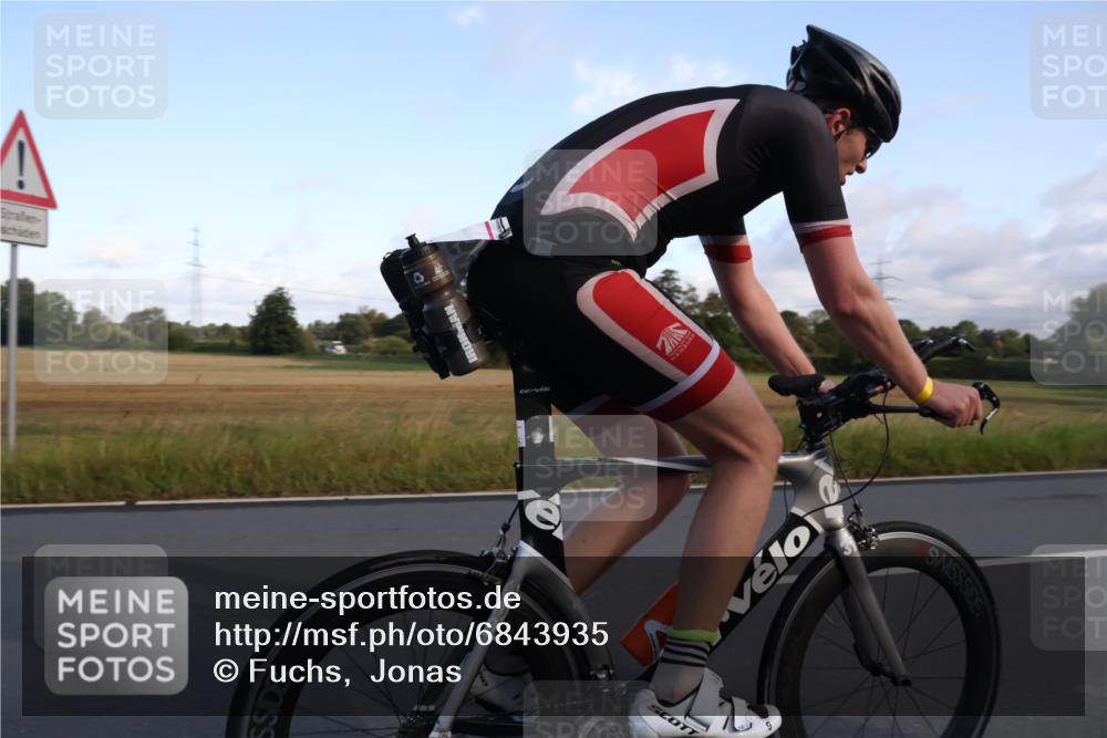 25.08.2024 - Elbe Triathlon Hamburg Fuchs,  Jonas http://msf.ph/oto/6843935 25.08.2024 09:01:52 Radfahren 59, 330 meine-sportfotos.de