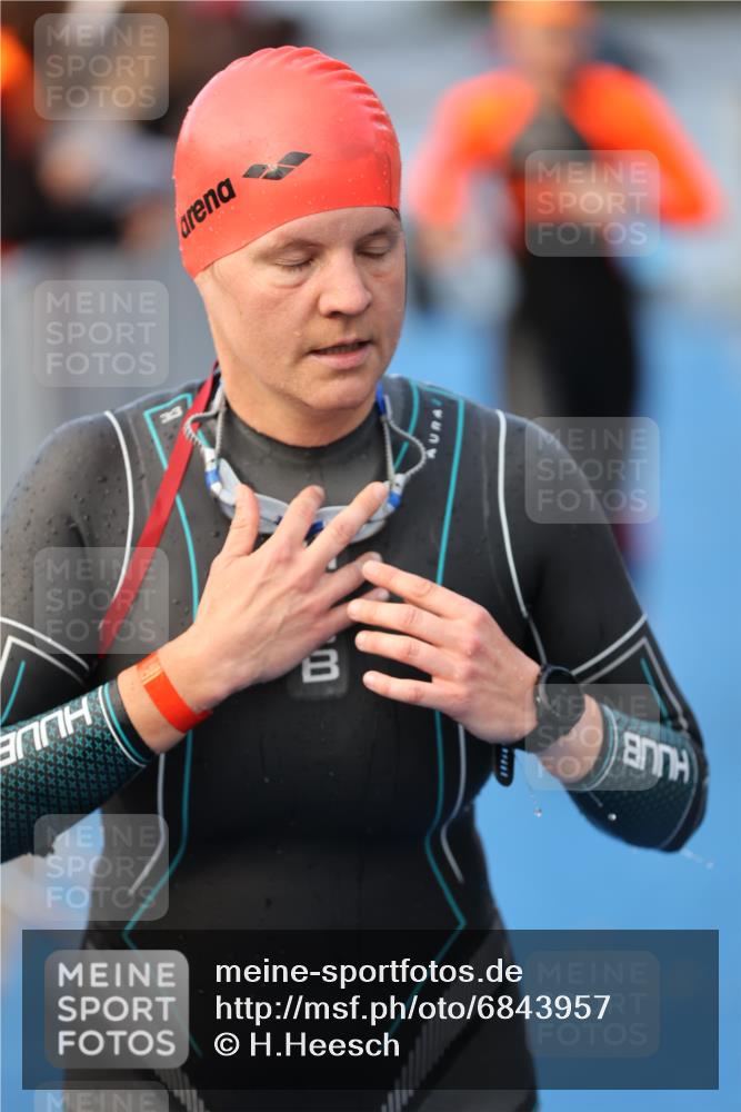 25.08.2024 - Elbe Triathlon Hamburg H.Heesch http://msf.ph/oto/6843957 25.08.2024 08:46:33 Schwimmen 113, 123, 131, 138, 147, 150, 160, 179 meine-sportfotos.de