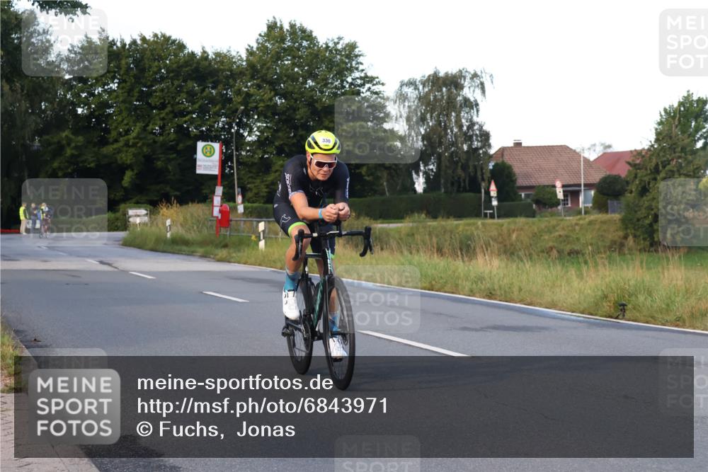 25.08.2024 - Elbe Triathlon Hamburg Fuchs,  Jonas http://msf.ph/oto/6843971 25.08.2024 09:01:58 Radfahren 330, 207 meine-sportfotos.de
