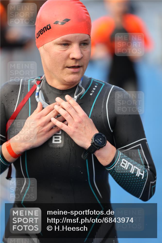 25.08.2024 - Elbe Triathlon Hamburg H.Heesch http://msf.ph/oto/6843974 25.08.2024 08:46:33 Schwimmen 113, 123, 131, 138, 147, 150, 160, 179 meine-sportfotos.de