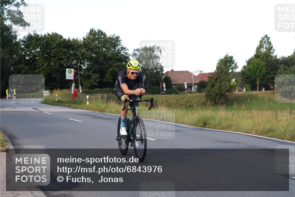 25.08.2024 - Elbe Triathlon Hamburg Fuchs,  Jonas http://msf.ph/oto/6843976 25.08.2024 09:01:59 Radfahren 330, 207 meine-sportfotos.de