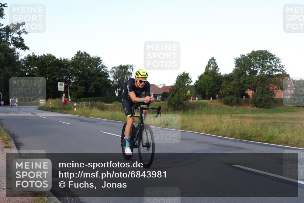 25.08.2024 - Elbe Triathlon Hamburg Fuchs,  Jonas http://msf.ph/oto/6843981 25.08.2024 09:01:59 Radfahren 330, 207 meine-sportfotos.de