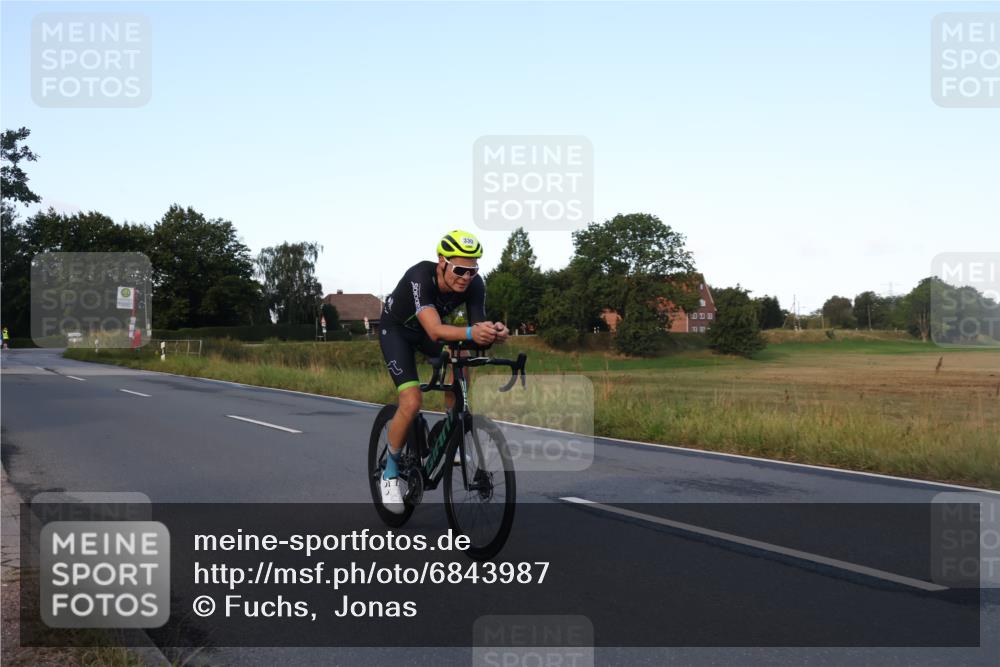 25.08.2024 - Elbe Triathlon Hamburg Fuchs,  Jonas http://msf.ph/oto/6843987 25.08.2024 09:01:59 Radfahren 330, 207 meine-sportfotos.de