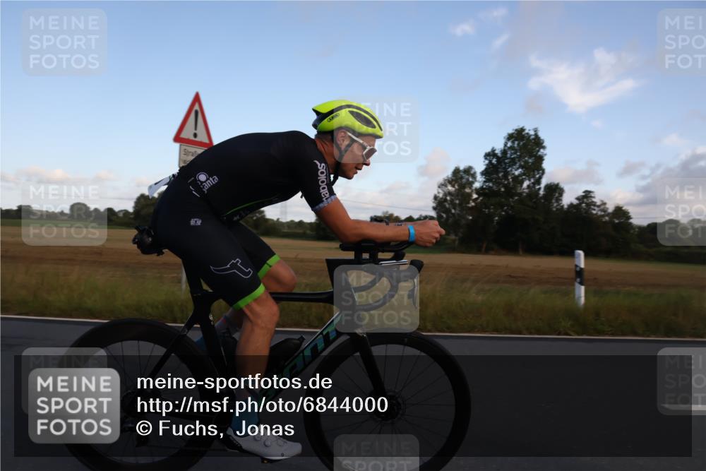 25.08.2024 - Elbe Triathlon Hamburg Fuchs,  Jonas http://msf.ph/oto/6844000 25.08.2024 09:01:59 Radfahren 330, 207 meine-sportfotos.de
