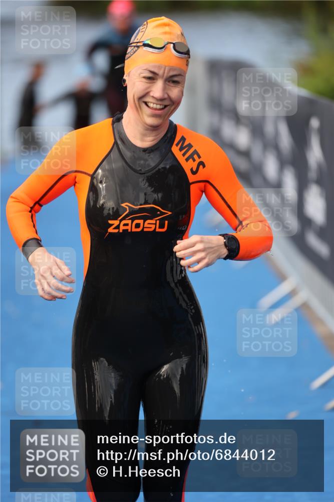 25.08.2024 - Elbe Triathlon Hamburg H.Heesch http://msf.ph/oto/6844012 25.08.2024 08:46:34 Schwimmen 113, 123, 131, 138, 147, 150, 160, 179 meine-sportfotos.de
