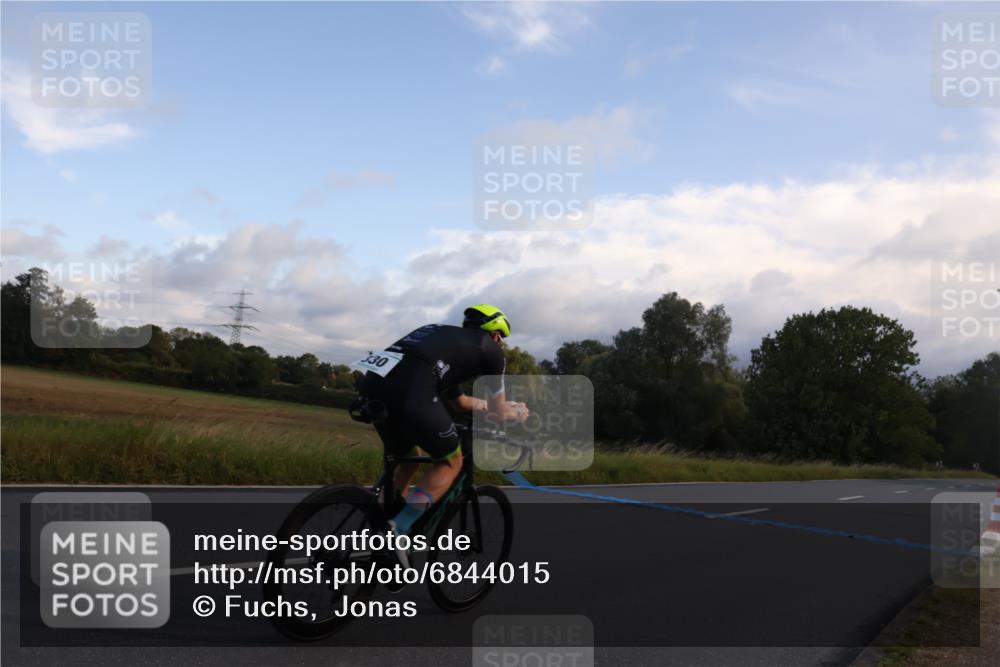 25.08.2024 - Elbe Triathlon Hamburg Fuchs,  Jonas http://msf.ph/oto/6844015 25.08.2024 09:02:00 Radfahren 330, 207 meine-sportfotos.de